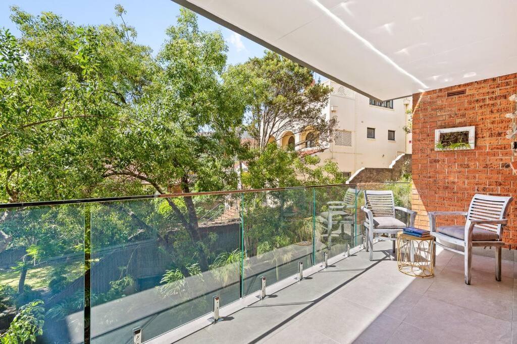 'kangaroo Corner' Coastal Charm & Midcentury Flair