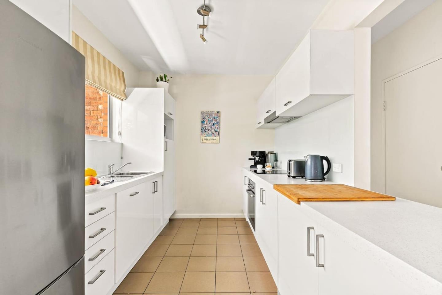 'kangaroo Corner' Coastal Charm & Midcentury Flair Apartment *