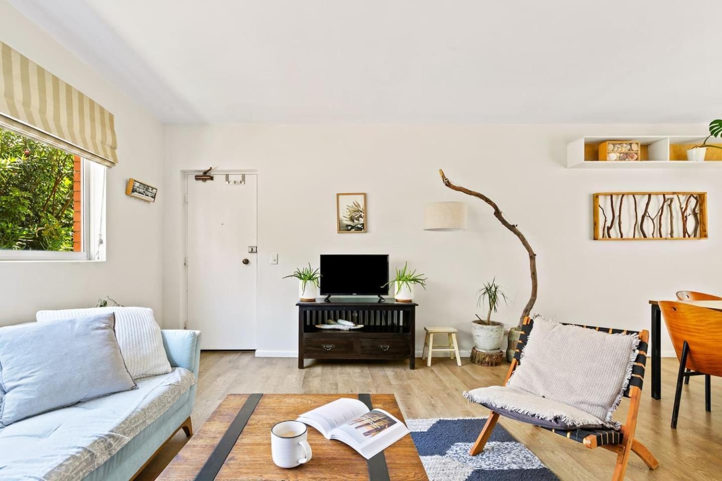 'kangaroo Corner' Coastal Charm & Midcentury Flair * Sydney